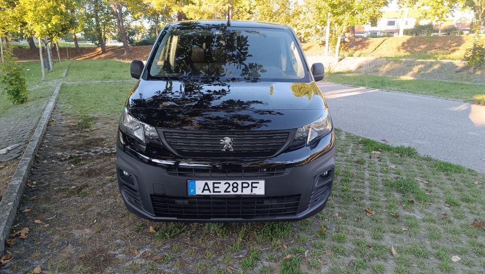 Peugeot Partner Longa 2020 | 1.5 HDI | 3 Lugares | Preta