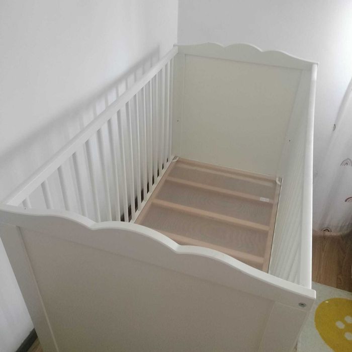 Cama e muda fraldas bebé