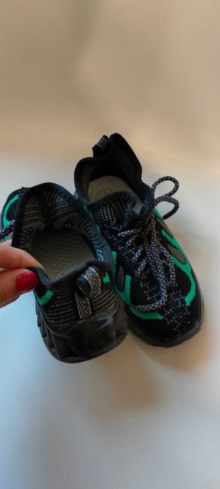 Дитячі кросівки yeezy