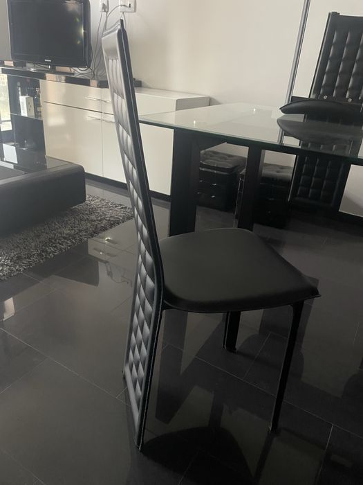 Mesa de vidro + 4 cadeiras