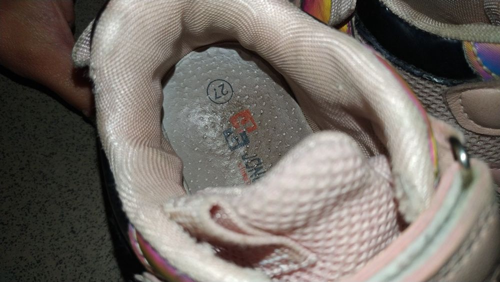 Кросівки та ботіночки