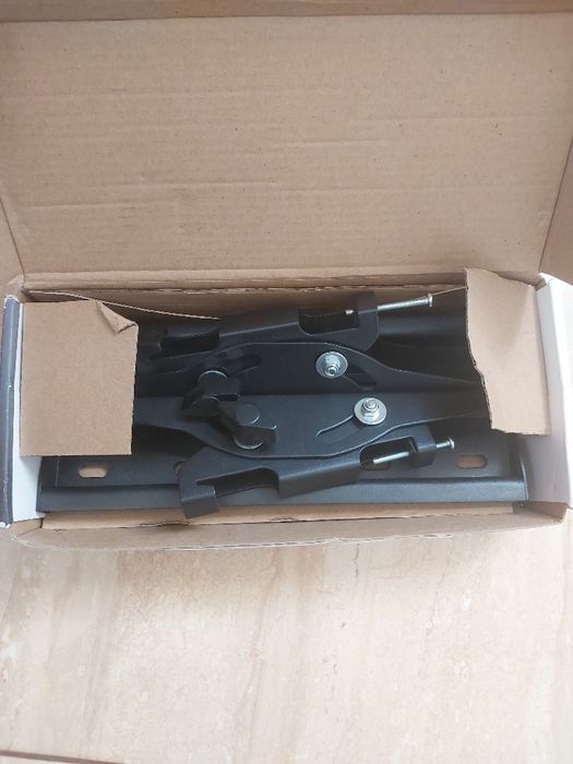 Wieszak na telewizor Nowy