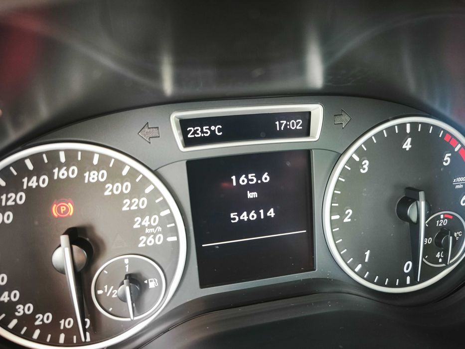 Automóvel Mercedes Classe B de 2014 (impecável)