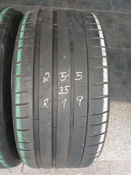 2 pneus 255 35 r19 Michelin