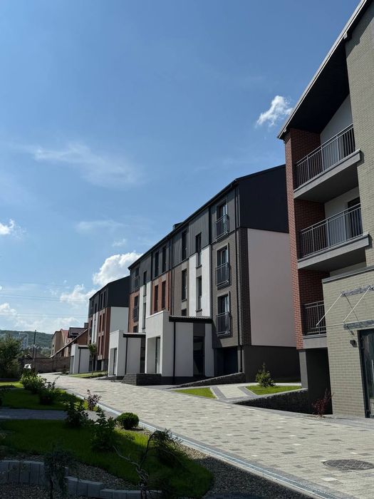 ПРОДАМ гараж у Зданому ЖК Львів Винники