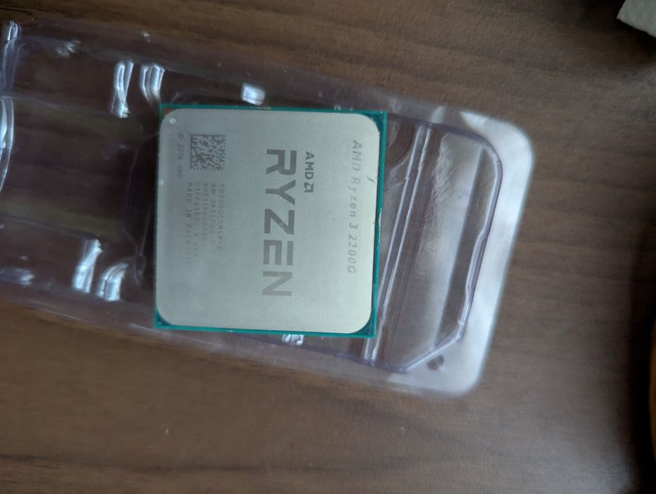 Процесор AMD Ryzen 3 2200g