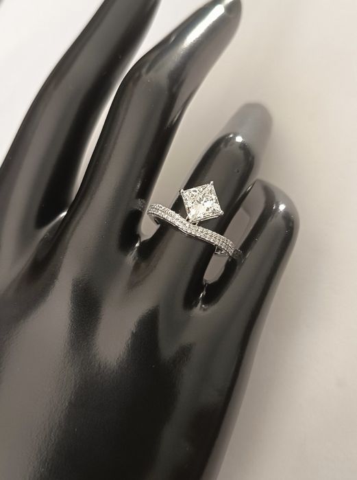 Anel Ouro Branco 14K | 2,17 Ct Diamantes | Certificado
