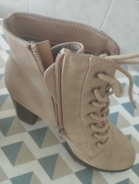 Botas bejes como novas