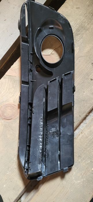 Решітрка протитуманки audi Q5 рестайлінг