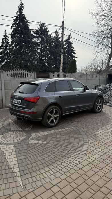 Audi sQ5.