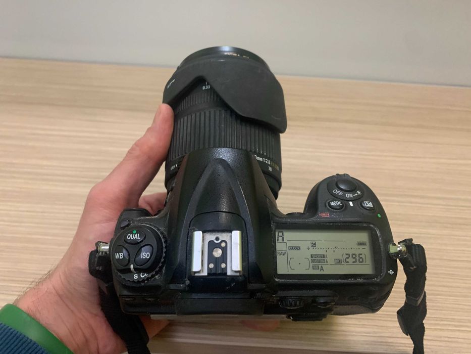 Nikon D300 body, дзеркальний фотоапарат