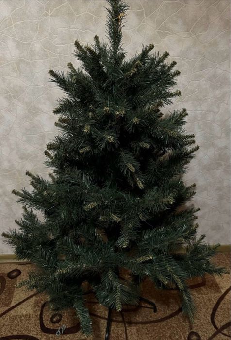 Нова ялинка (штучна)