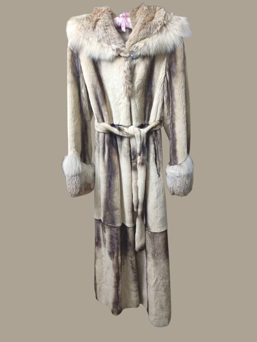 Длина 140см. Норковая шуба в пол с рысью. Натуральная шуба