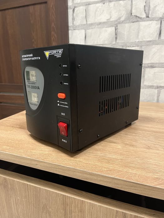 Стабілізатор напруги FORTE TVR-2000VA автоматичний