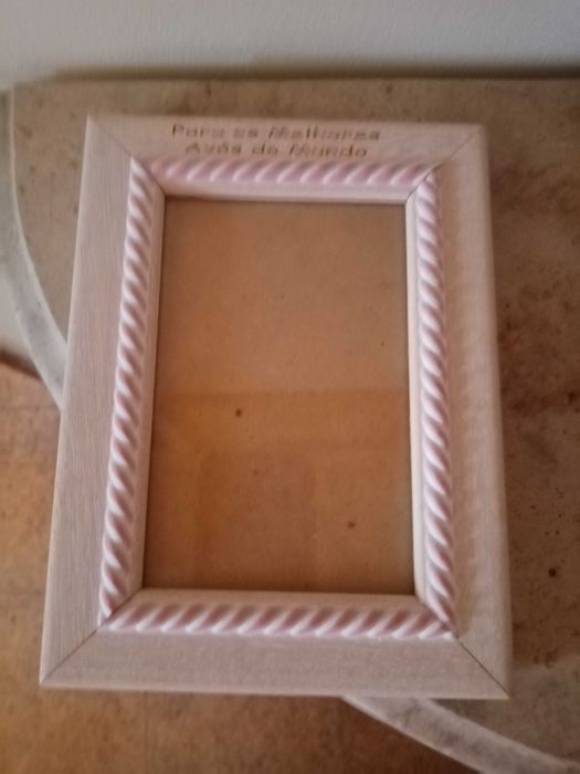 Moldura em madeira alusivo aos avós