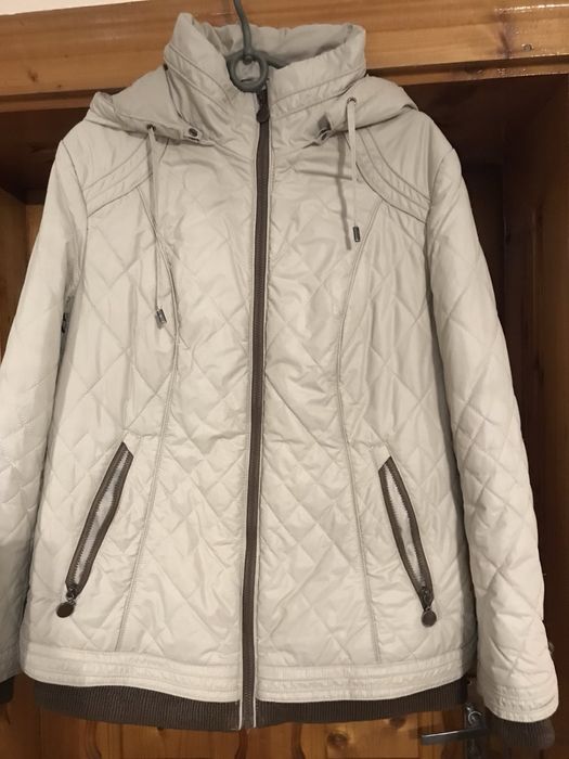 Жіноча куртка демі 48/50