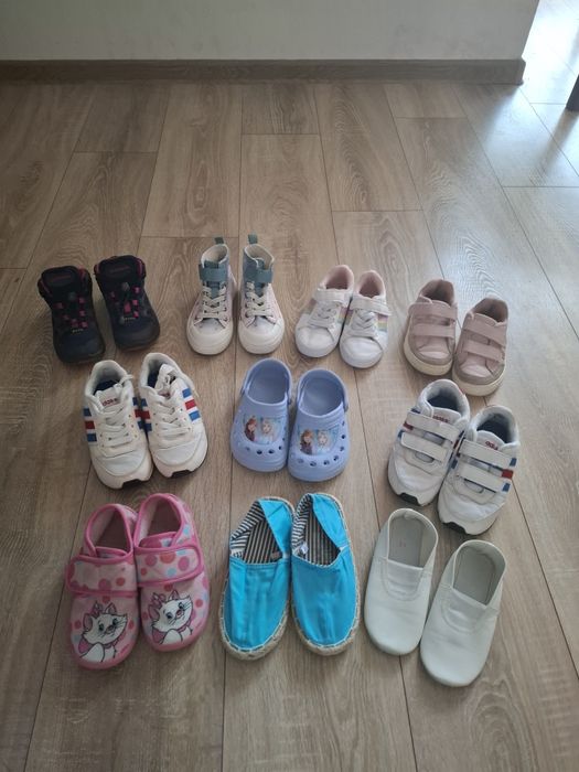 Взуття для дівчинки