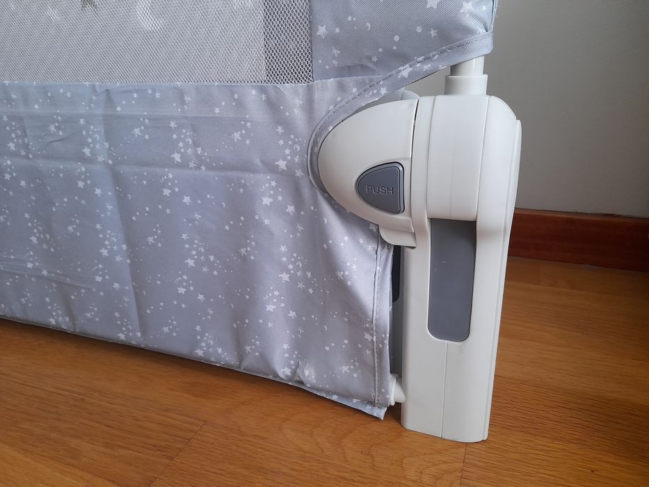 Barreira cama rebatível