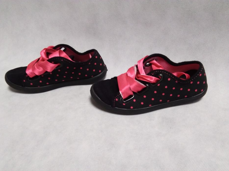 Buty (kapcie) rozmiar 33