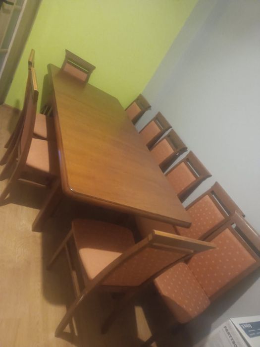 Stoły i krzesła sprzedam