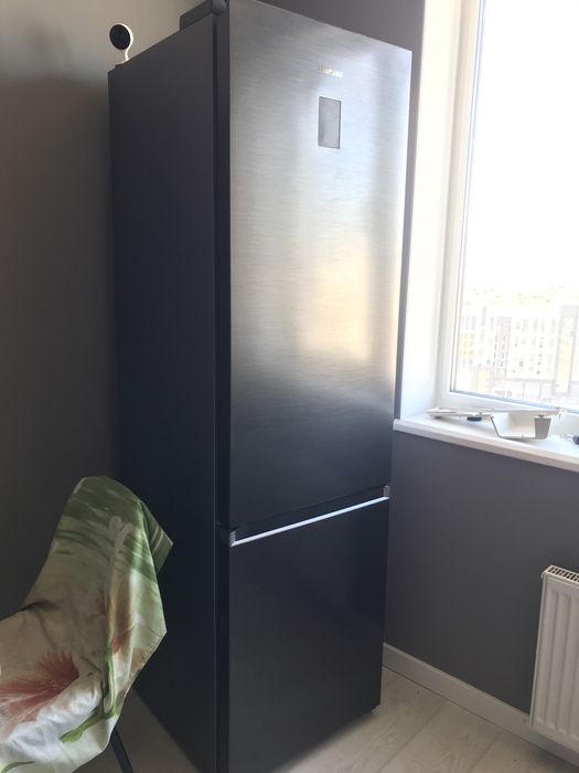 Дверь холодильника Samsung RB38T676FB1