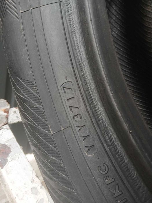 Yokohama ice quard R17 225\60 зимові шини покришки комплект 7 мм