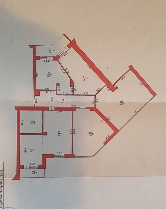5-кімнатна квартира в самому центрі міста з дизайнерським ремонтом.