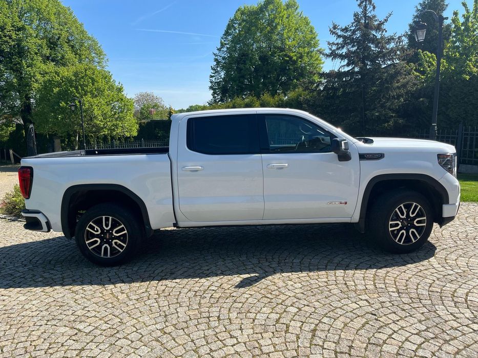 GMC Sierra GMC SIERRA AT4 6.2 V8 2023 Rok