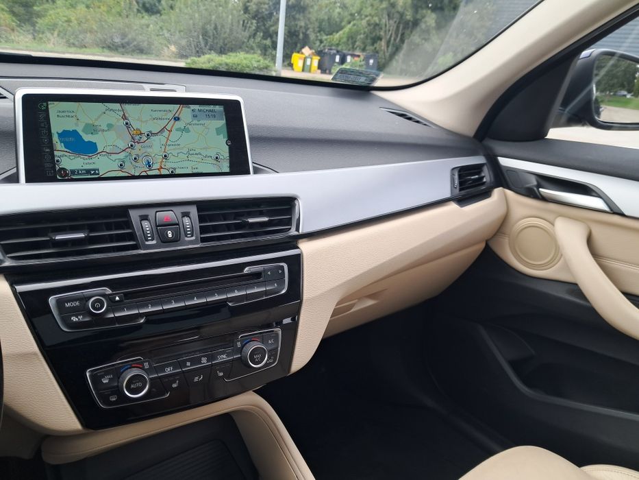 Zamienie lub sprzedam Bmw x1 xline jasny srodek panorama serwis head up , ambiente , mpakiet , full led , tryb sport