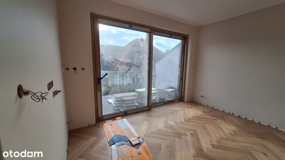 Nowoczesny dom nad rzeką z garażem i ogrodem!