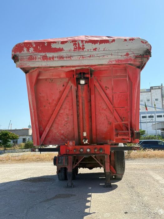 Reboque basculante Montenegro