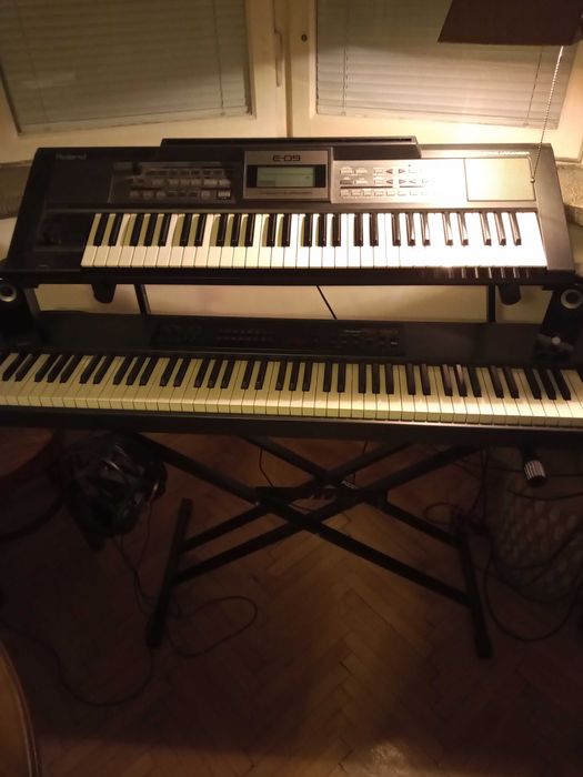ROLAND E09 INTERACTIVE ARRANGER, Roland RD150 Stage Piano , Keybord