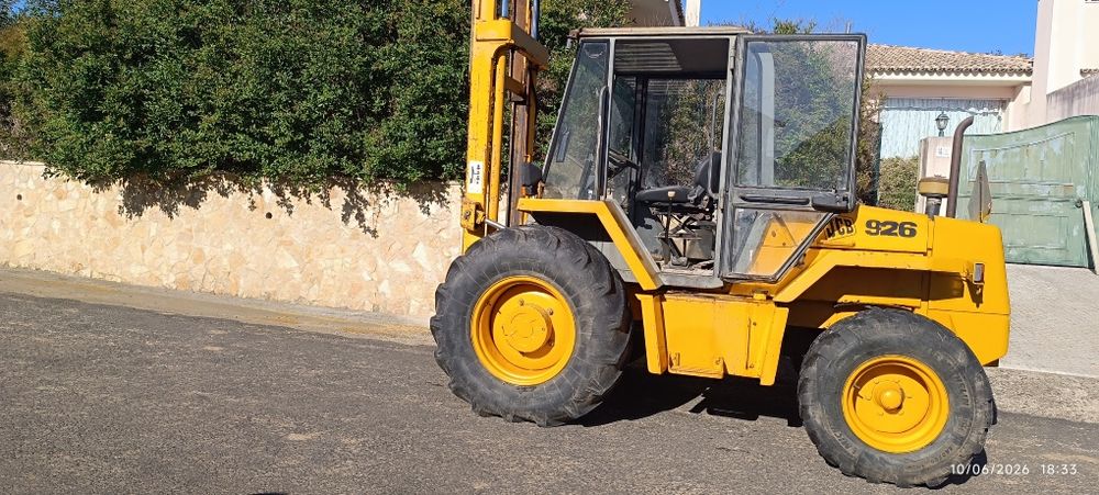 Empilhador JCB 926