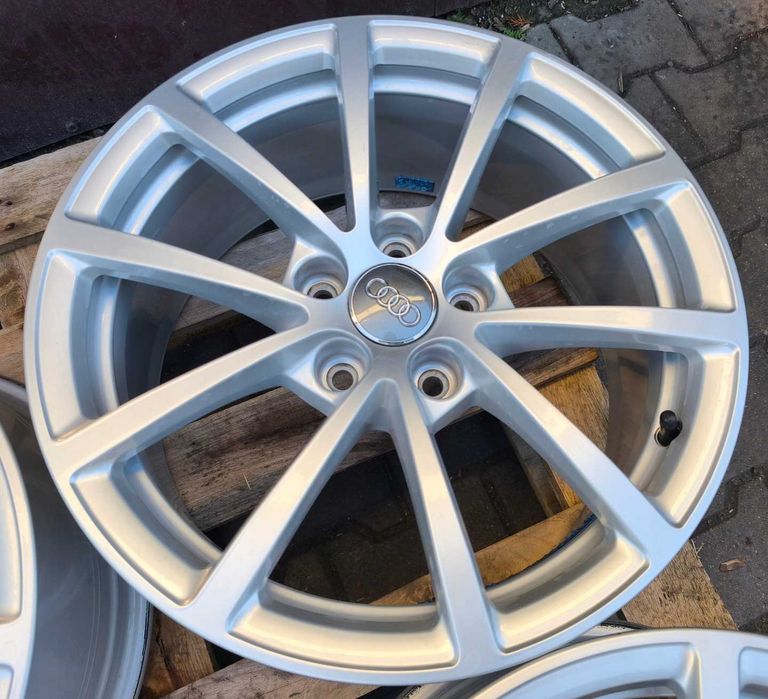 Koła zimowe felgi Aluminiowe 17 AUDI Q5 SQ5 7,5X17  235/60r17 Goodyear