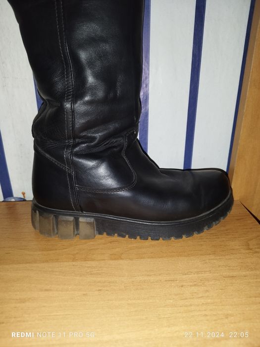 Продам сапоги кожані