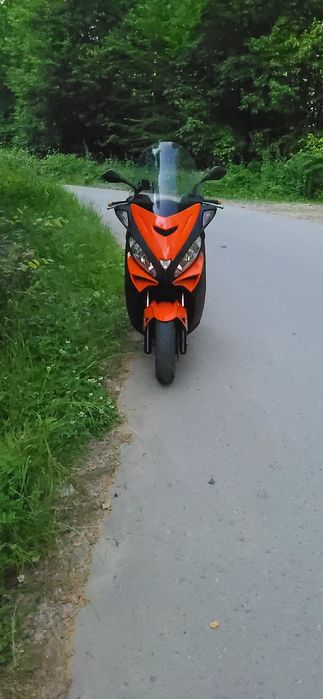 Максі скутер Малагуті мєдісон ie 250