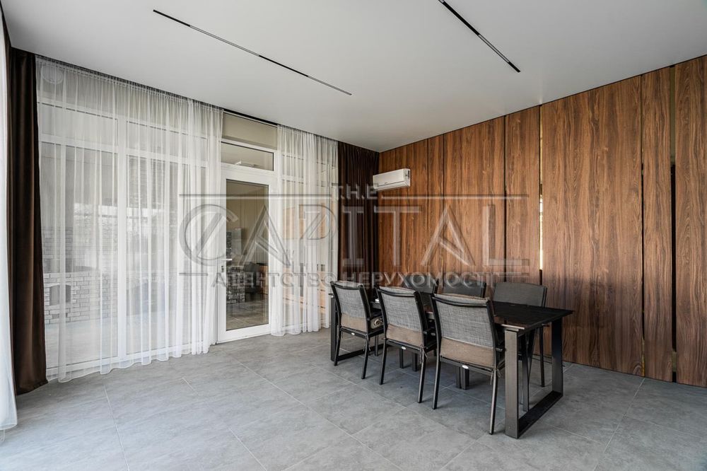 Оренда простoрого та елегантного будинку площею 753 кв м у Крюківщині