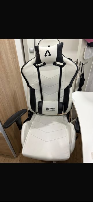 Cadeira gaming + mesa gaming + monitor gaming