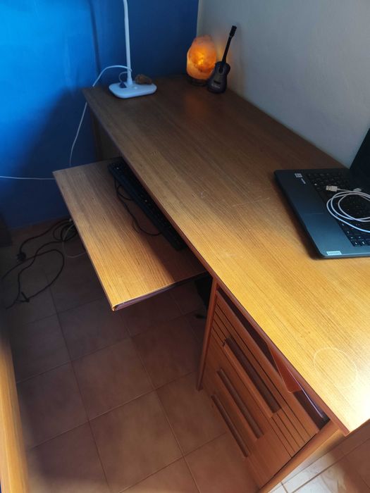 Cama + gavetão + mesa cabeceira