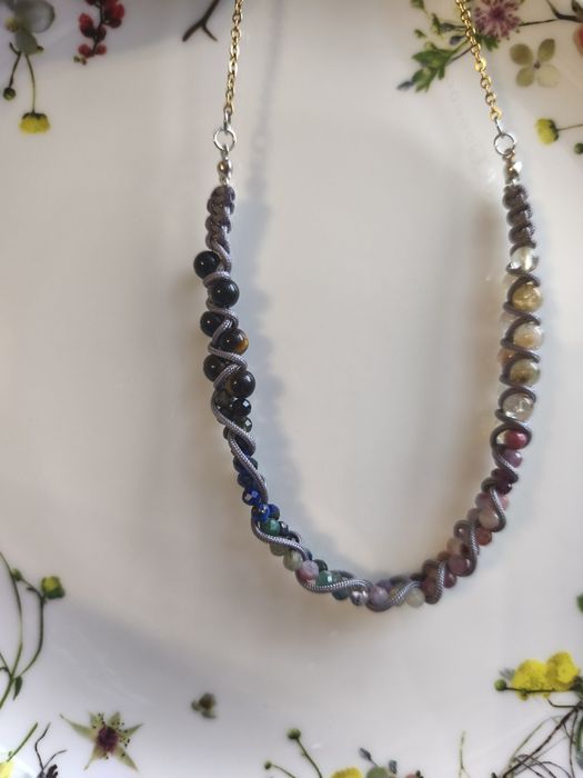 Naszyjnik z kamieniami naturalnymi