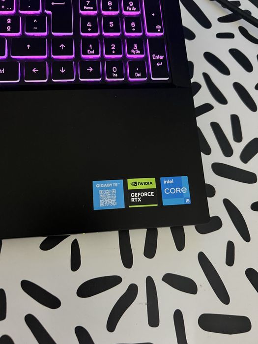 Portátil GIGABYTE G5 RTX4060