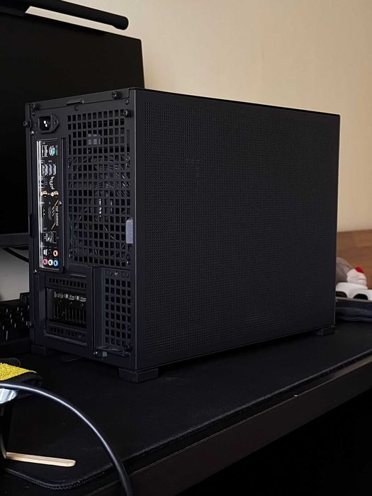PC Gaming 1440p | Ryzen 7 5800X | RX 9060 XT 16GB | 32GB RAM | Corsair / be quiet!