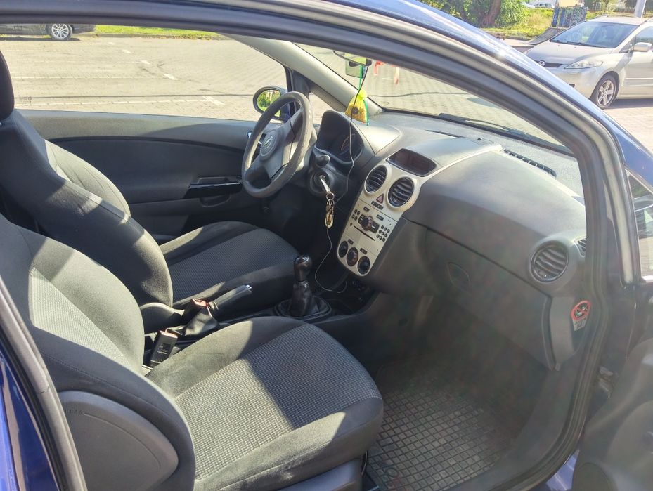Opel Corsa D rok 2009