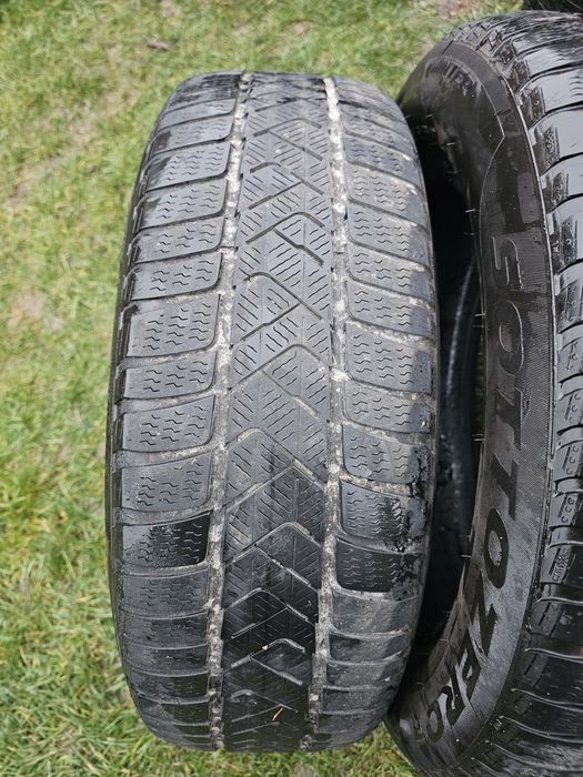 Opony zimowe Pirelli 225/60R18 104H