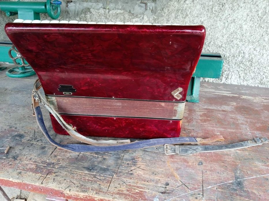 Німецький акордеон Weltmеister.