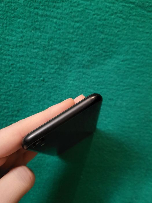 iPhone XR 128 ГБ Neverlock