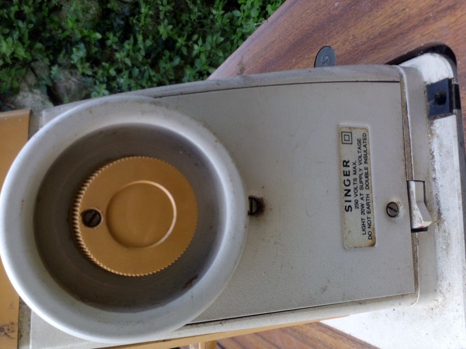 Maquina costura Singer