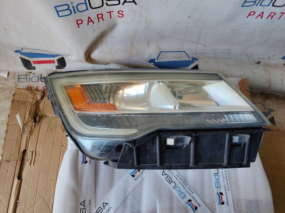 Lampa przednia prawa Explorer wraz z MODUŁEM – FORD EXPLORER 2018 3,5 – OEM FB5313008BN