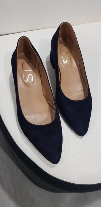 Vendo sapato de camurça em azul