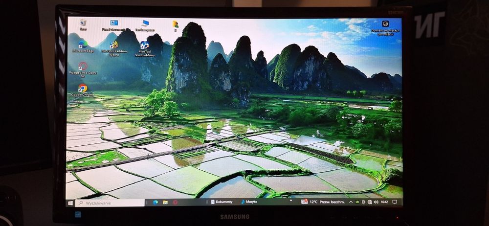 Komputer i5 ram16 gtx1650 monitor24
